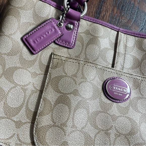 Coach Hamptons Signature C Pink Purse and Wallet - Picture 2 of 5